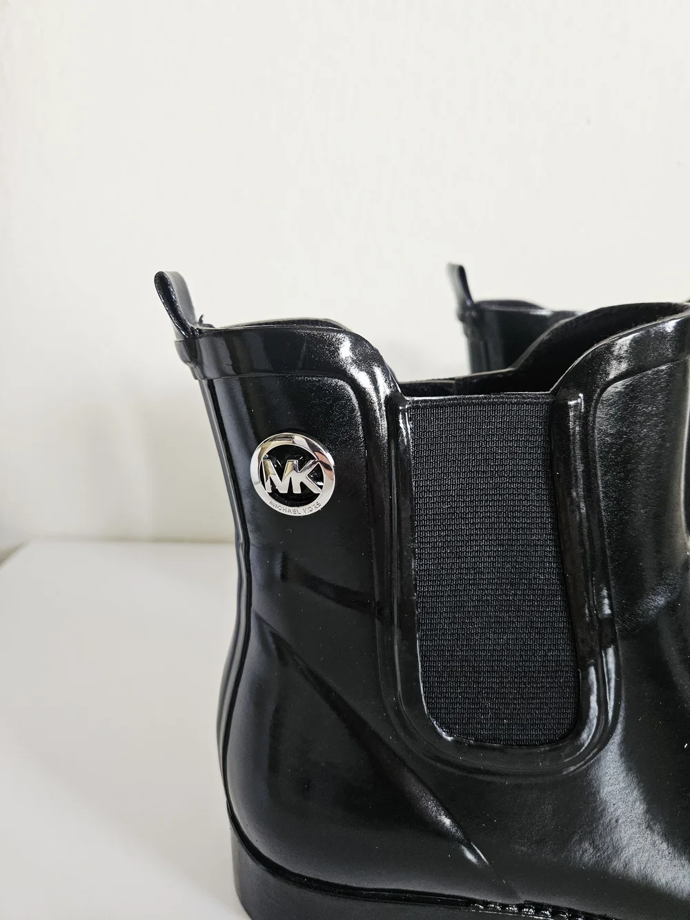 Michael Kors Women's Black Gloss Chelsea Rain Boots